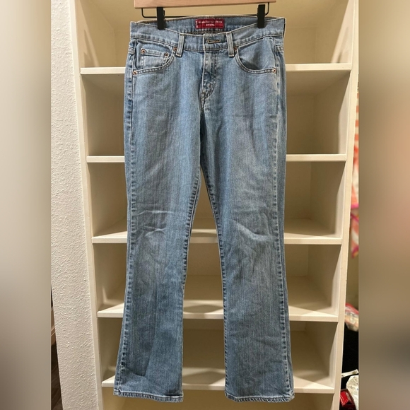 Levi's Classic Blue Denim Jeans - Picture 1 of 4